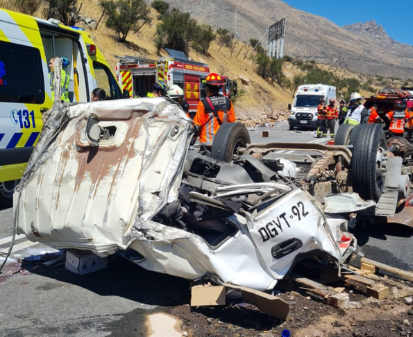 Fatal volcamiento de camión en ruta Los Libertadores deja un conductor fallecido
