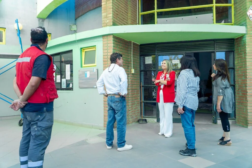 Alcaldesa Corti supervisa millonarias obras en colegios de Quilpué