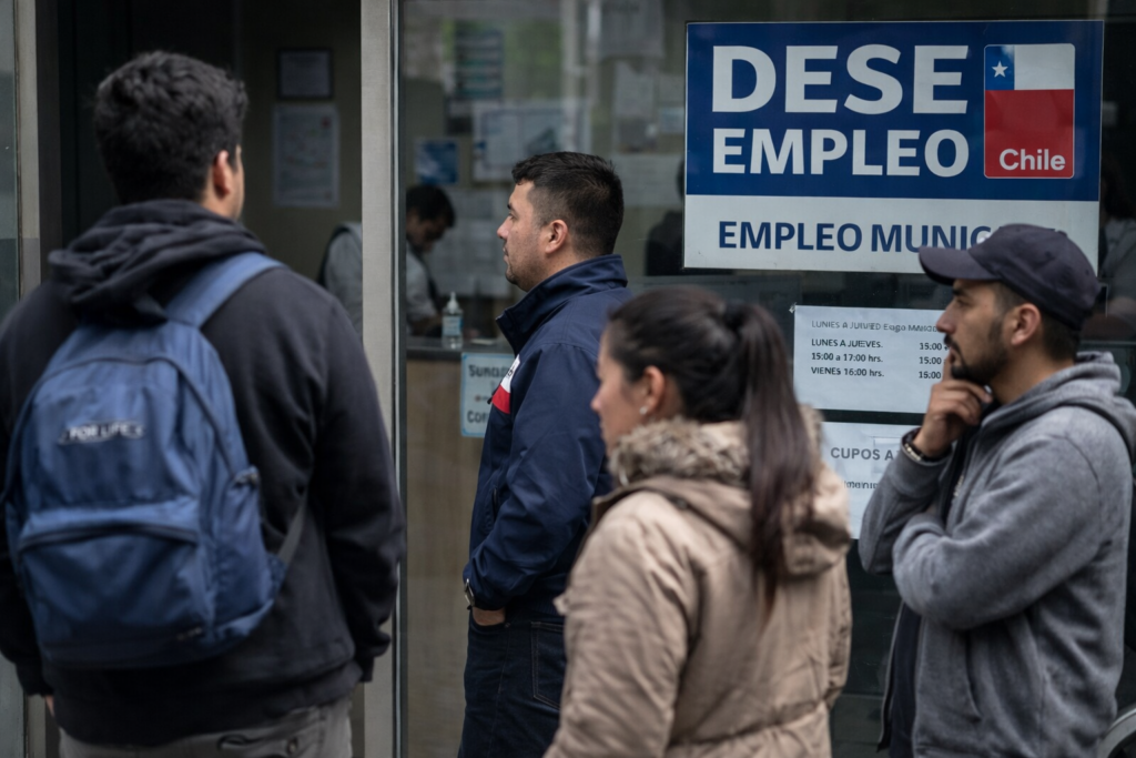 Desempleo en Chile sube a 8,3% y llega a 9,0% en la Región Metropolitana