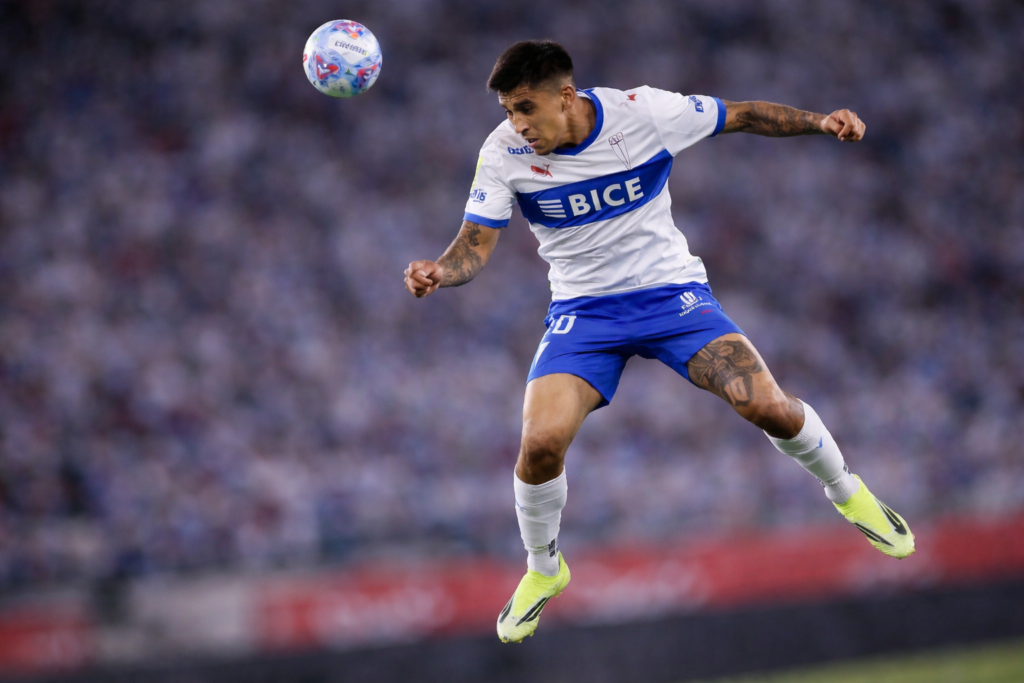 Universidad Católica supera a Coquimbo Unido y se ilusiona con la lucha por los primeros lugares