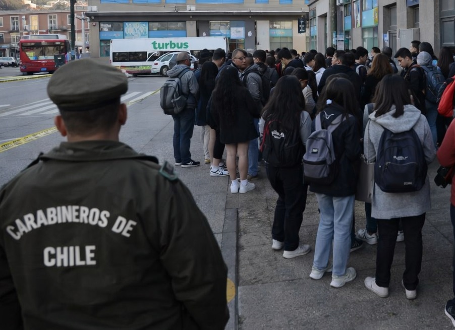 Alerta en Valparaíso: evacúan Insuco por posible artefacto sospechoso