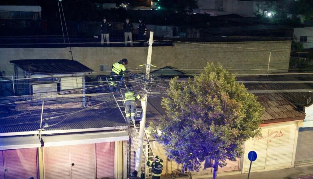 Detectan a sujeto en techumbres del centro de Quillota: fue rescatado tras operativo conjunto
