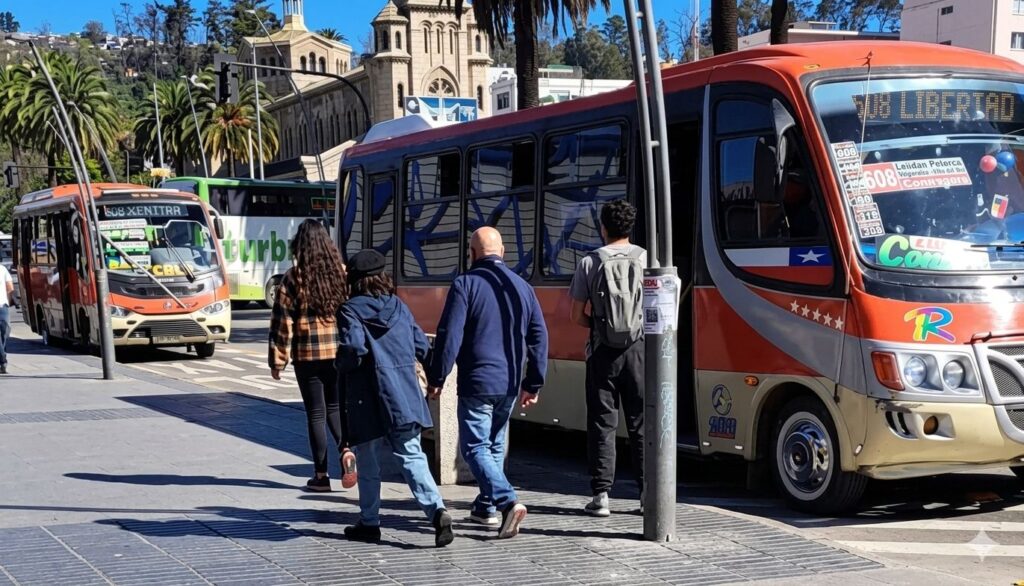 Transporte rural en Valparaíso en alerta: advierten continuidad limitada por alza de costos