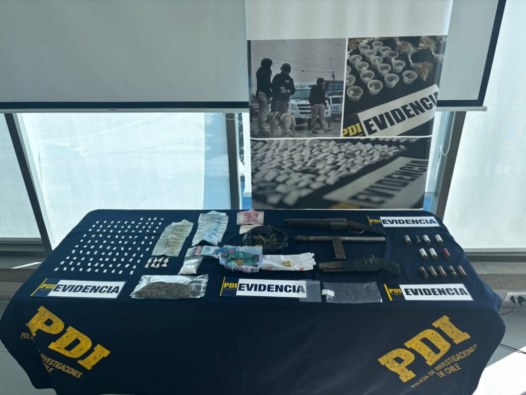 PDI incauta cocaína, cannabis y escopetas tras allanamientos en Valparaíso