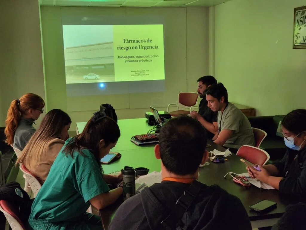 Hospital Fricke lidera capacitación inédita para mejorar atención de urgencias en Quintero