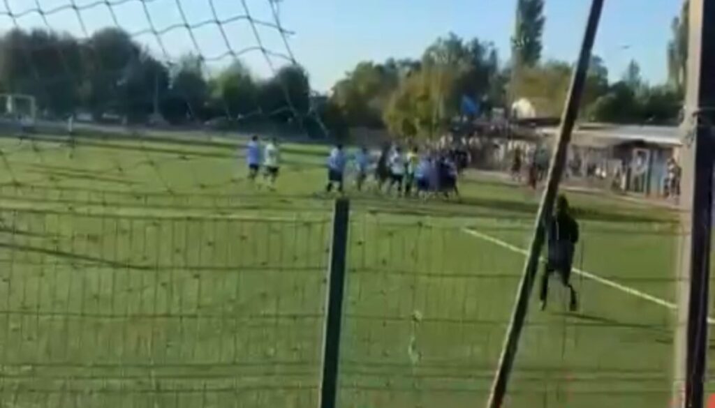 Grave hecho de violencia en fútbol amateur: jugador fue apuñalado en partido en Calle Larga