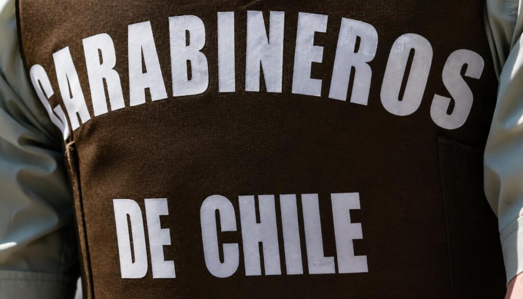 Carabineros abre 39 vacantes para civiles: sueldos superan los $2 millones
