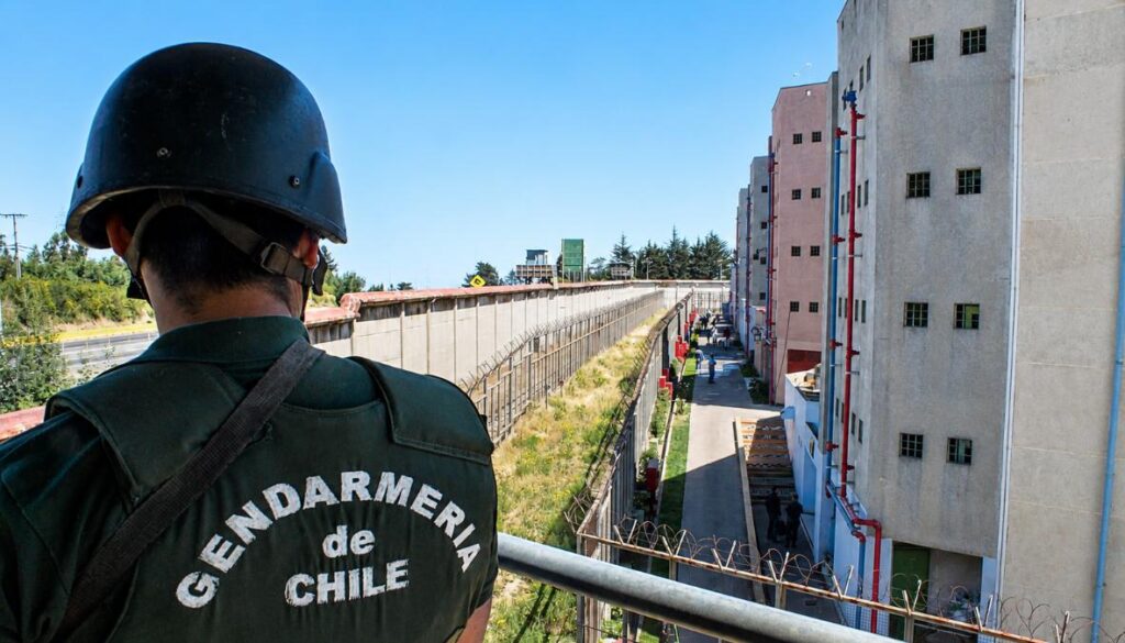 Gendarmería intensifica controles en cárceles de Valparaíso: realizan cerca de cinco allanamientos diarios