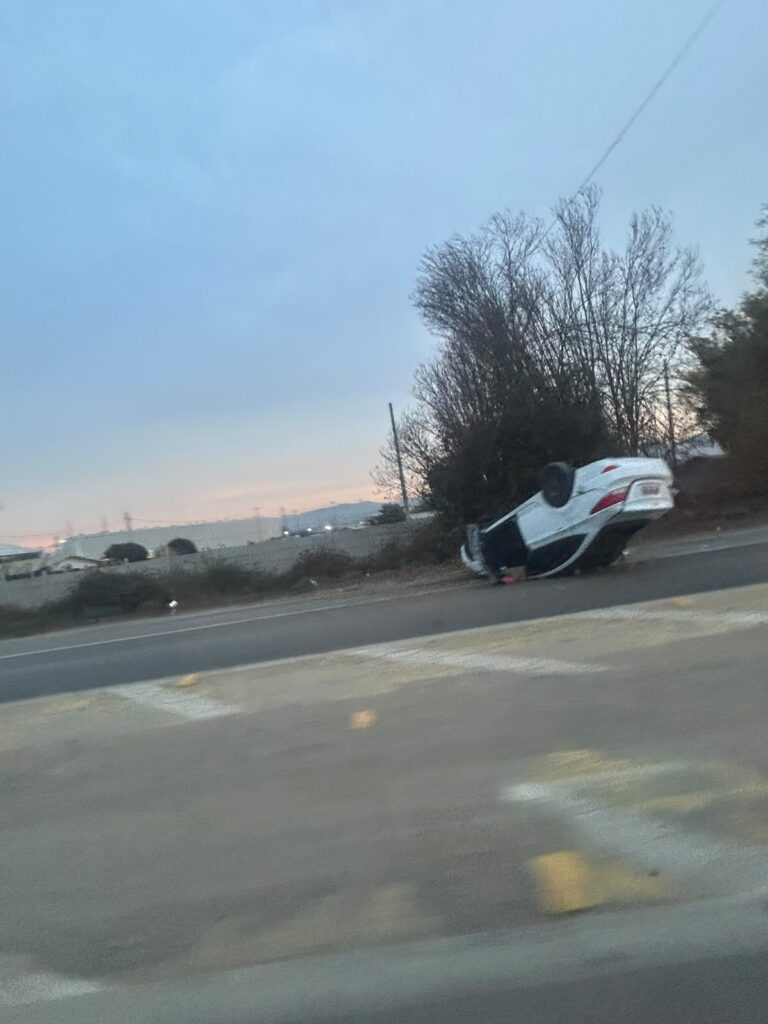 Joven de 24 años muere tras volcamiento en ruta que une Quillota con Concón