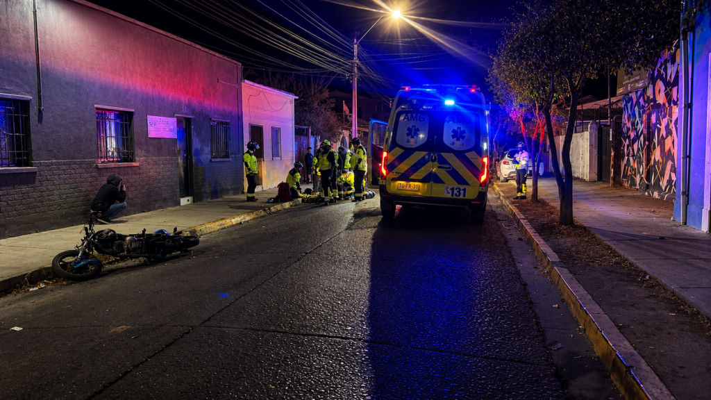 Motociclista de 34 años muere tras choque con camioneta en pleno centro de Quillota