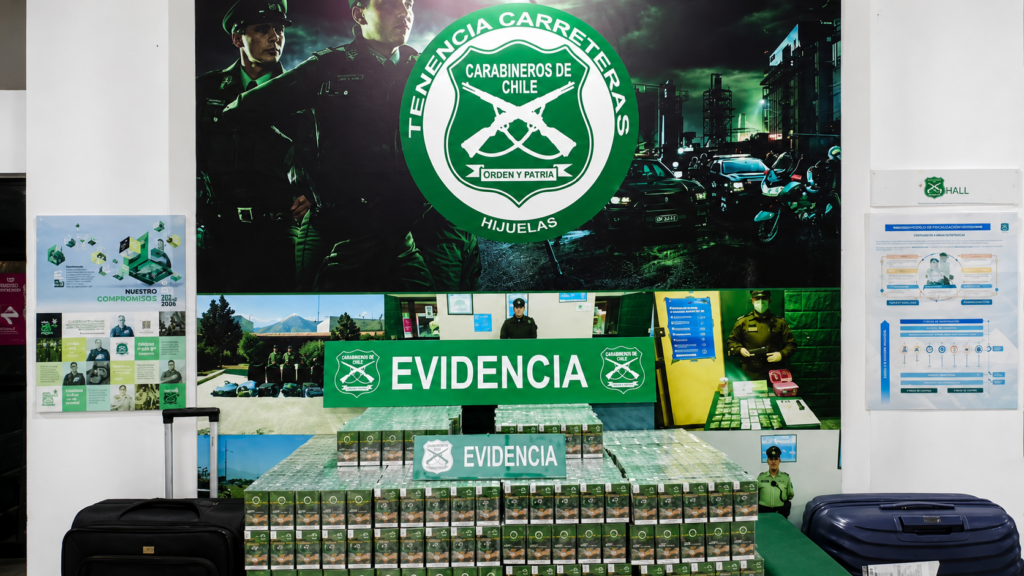 Incautan 1.890 cajetillas de cigarrillos de contrabando durante control carretero en Hijuelas
