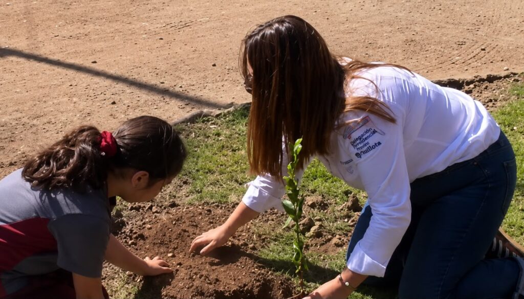 Los Andes impulsó reforestación de parque urbano con especies nativas por el Día Mundial del Medio Ambiente