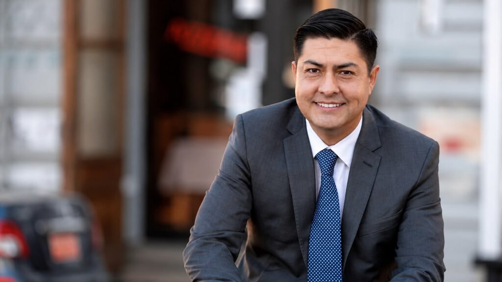 Percy Marín responde a Camila Flores y rechaza haber difundido imágenes privadas