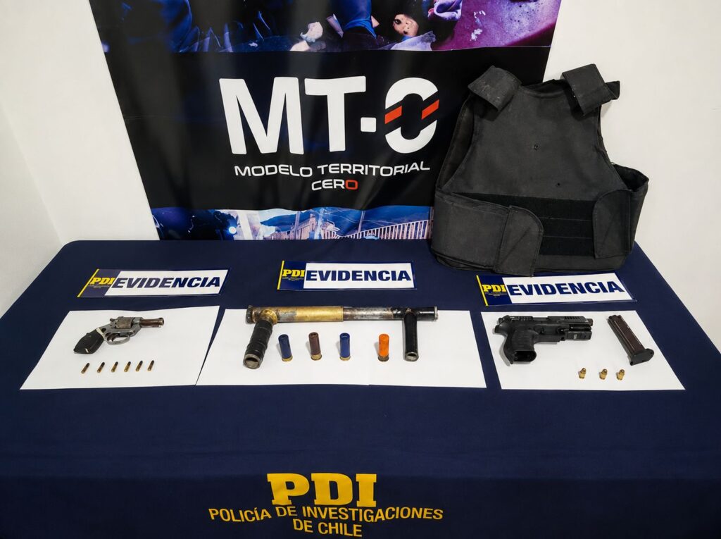 PDI detiene a dos hermanos en Quillota: incautan armas, municiones y chaleco antibalas