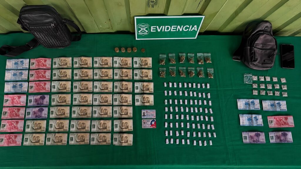 Carabineros detiene a dos hombres con droga en Villa 250 Años de San Felipe