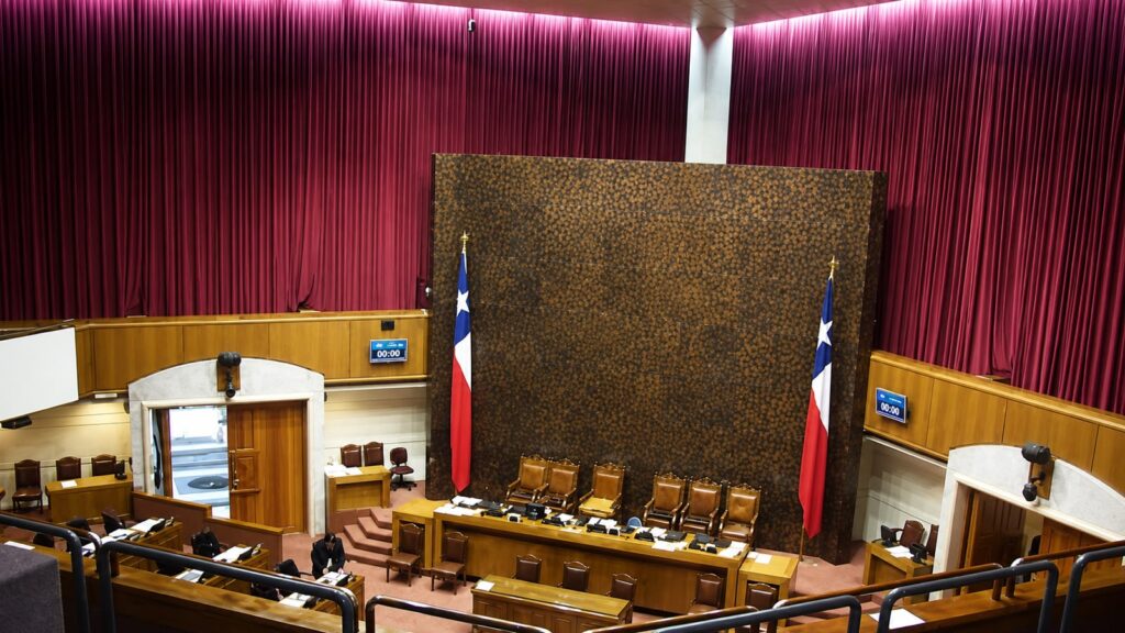 Valparaíso: recuperan automóvil del Senado que había sido robado en Santiago