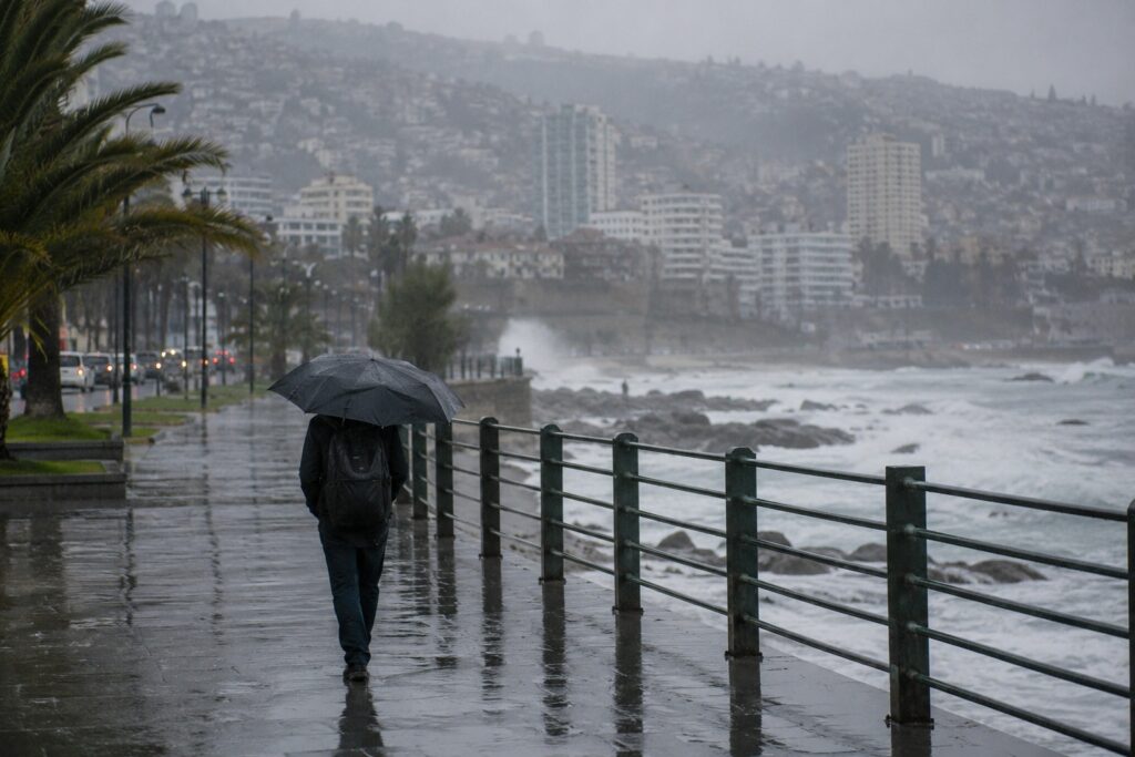 Nuevo sistema frontal dejará lluvias, frío y viento en la Región de Valparaíso esta semana