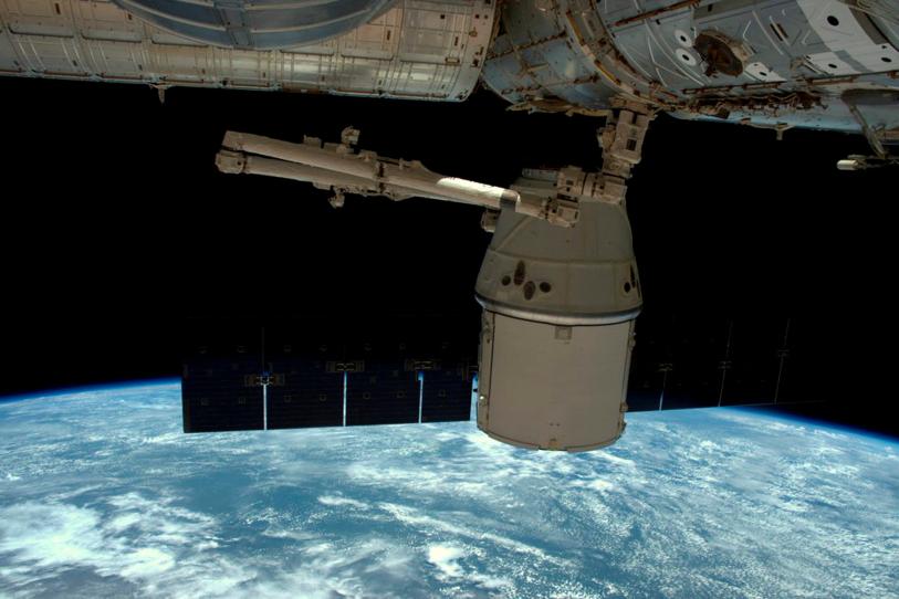 Astronautas de la NASA se refugian en la EEI por fuga de aire