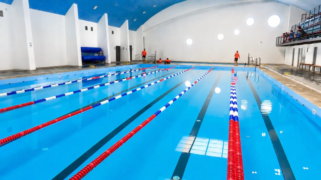 Ocho personas afectadas por posible emanación de cloro en piscina municipal de Villa Alemana