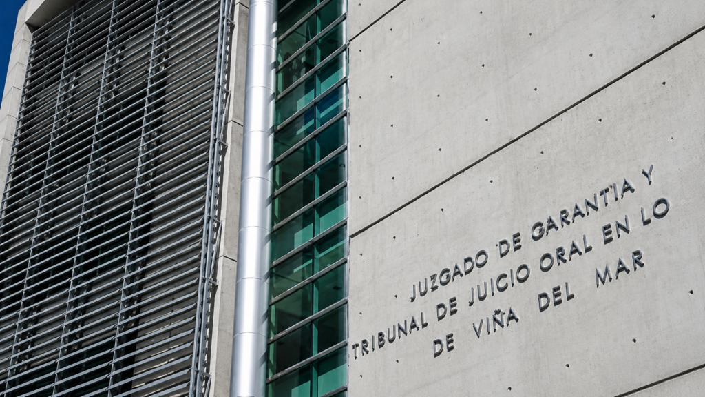 Condenan a dos delincuentes por violentos robos cometidos en Viña del Mar