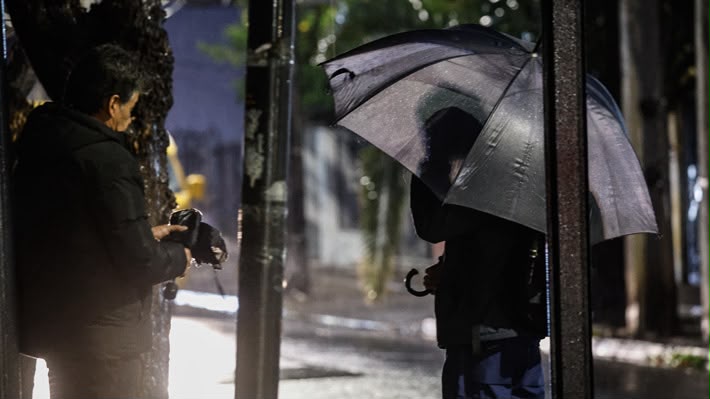 Apoderados cuestionan suspensión de clases por anuncio de última hora en Valparaíso