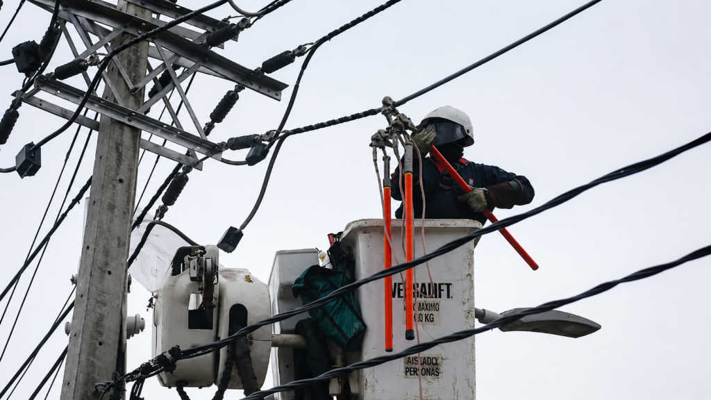 Suministro eléctrico alcanza un 99,6% de reposición en la Región de Valparaíso