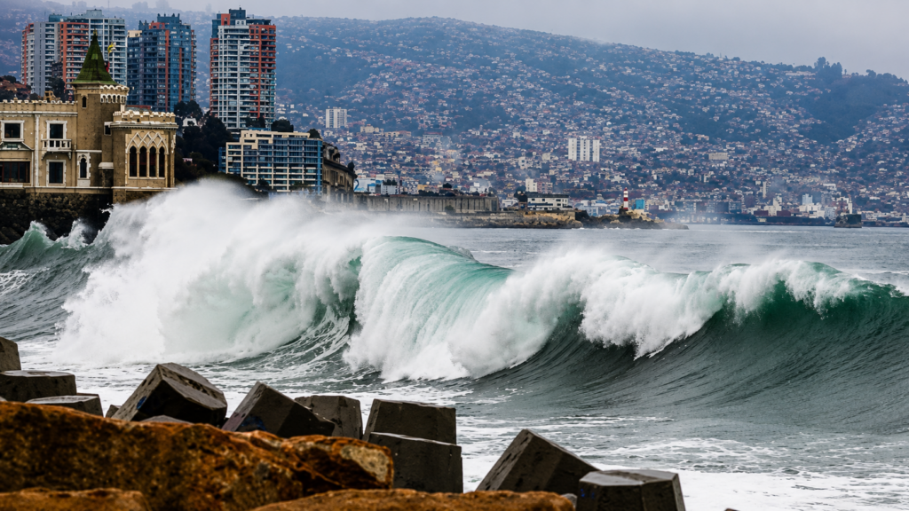 Marejadas anormales afectarán la costa de Valparaíso desde este jueves por sistema frontal