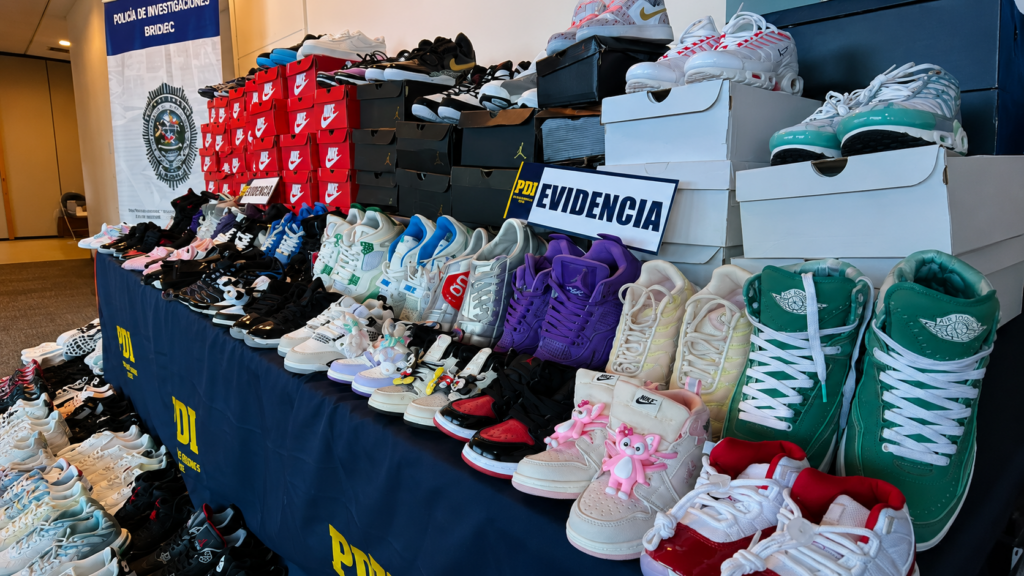 Incautan productos falsificados por más de $45 millones vendidos desde una barbería en Viña del Mar