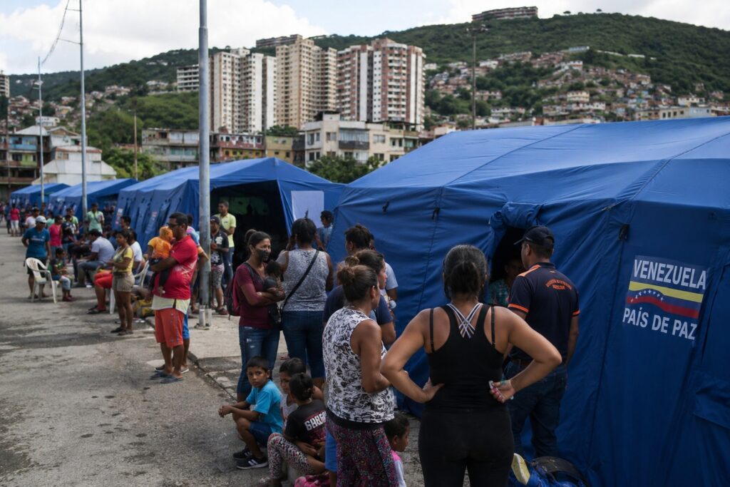 Venezuela mantiene a más de 14.600 damnificados en campamentos tras los terremotos