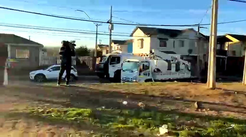 Continúa desalojo de megatoma en cerro Centinela de San Antonio con amplio despliegue policial