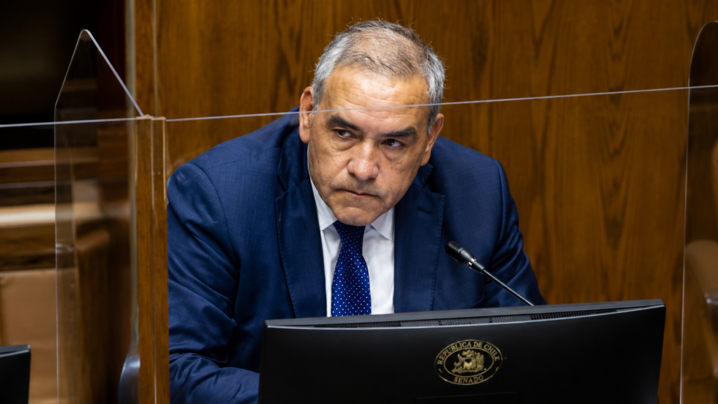 Fiscalía mantiene investigación por presunta violencia intrafamiliar que involucra al senador Fidel Espinoza