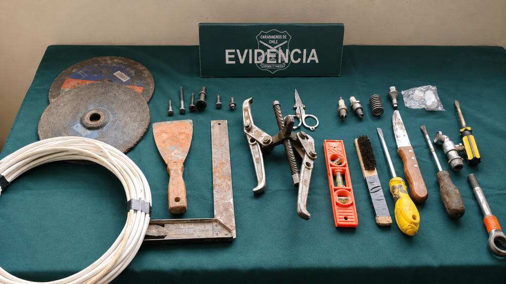 Detienen en La Ligua a hombre por presunto robo de accesorios de vehículo tras denuncia de la víctima