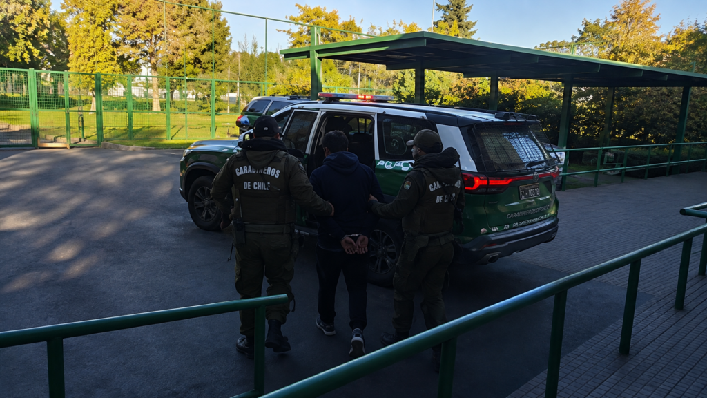 Detienen a hombre con orden vigente por robo tras operativo en Limache