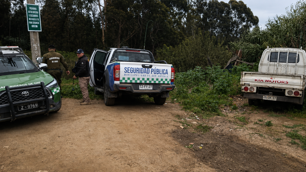 Delincuentes roban cuatro vehículos desde dependencias municipales de San Antonio tras amordazar a guardia