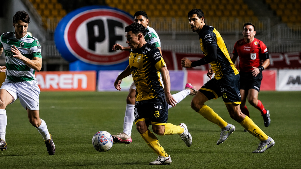 San Luis de Quillota rescata un empate ante Deportes Temuco en un partido marcado por expulsión y apagón