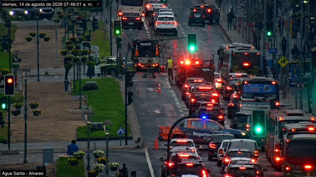 Dos personas lesionadas tras choque entre patrulla de Carabineros y automóvil en Viña del Mar