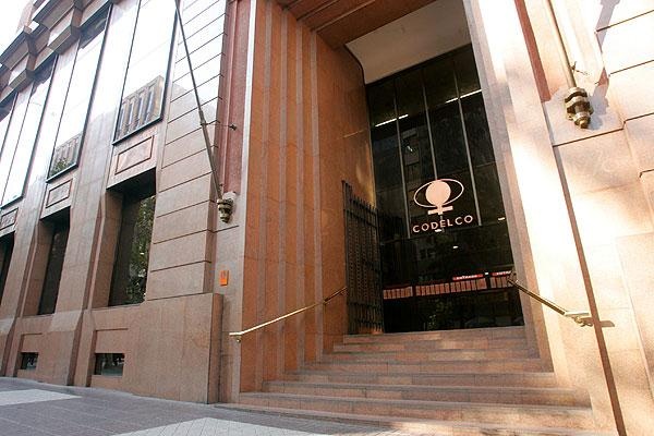 Fiscalía allana domicilios de gerentes y exgerentes de Codelco por investigación sobre cifras de producción