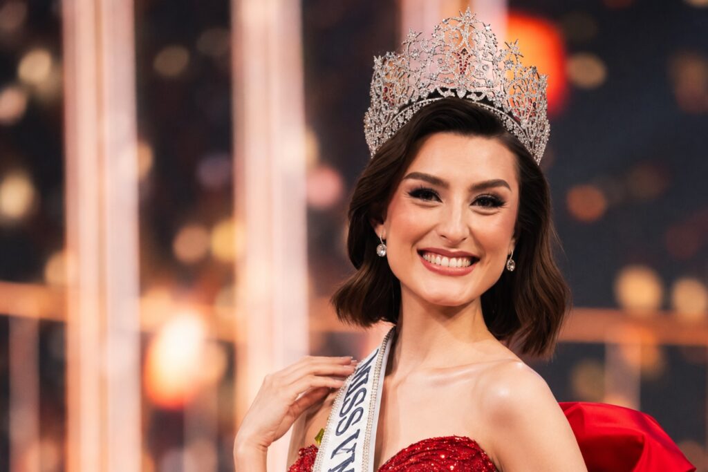 La periodista y modelo de 24 años, representante de Viña del Mar, se impuso en la final nacional y buscará una nueva corona para Chile en la 75.ª edición de Miss Universo.