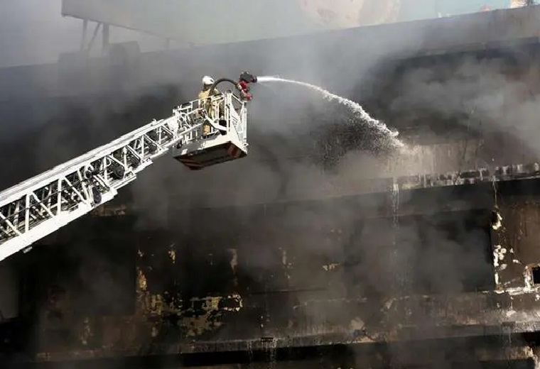 Tragedia en Pakistán: incendio en hospital de Islamabad deja 14 recién nacidos muertos