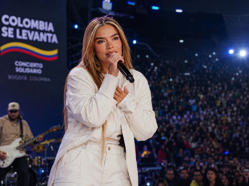 Karol G conmueve a Colombia con una donación millonaria tras terremoto y participa en concierto benéfico