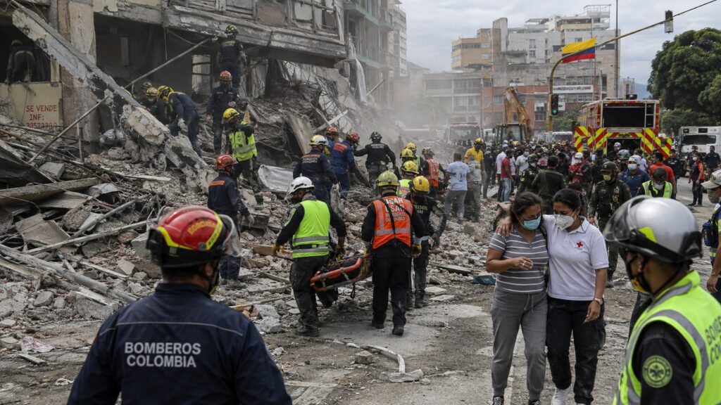 Terremoto en Colombia deja al menos 240 muertos: continúa la búsqueda de sobrevivientes