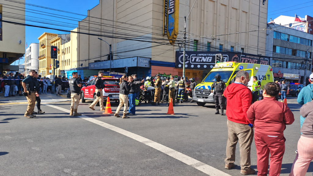 Persecución en Valparaíso deja cuatro detenidos tras choque con vehículo municipal