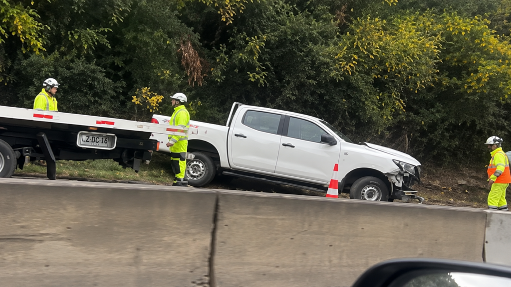 Accidente deja vehículo desbarrancado y provoca congestión en la Ruta Las Palmas