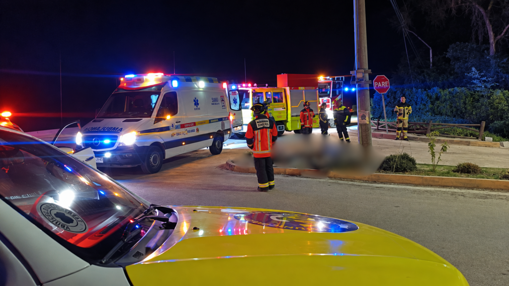 Motociclista muere tras chocar contra barrera y poste en Zapallar