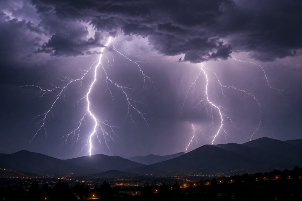 Región de Valparaíso bajo vigilancia: Meteorología advierte posible presencia de tormentas eléctricas en sectores cordilleranos