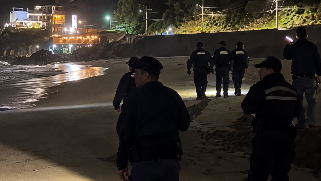 Armada mantiene búsqueda de hombre desaparecido en Las Salinas de Viña del Mar
